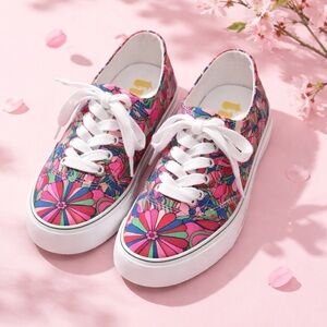 NEW WITHOUT BOX TWIGGY LONDON “MOD 70’s KALEIDOSCOPE” WOMEN’S SNEAKERS SZ. 7.5